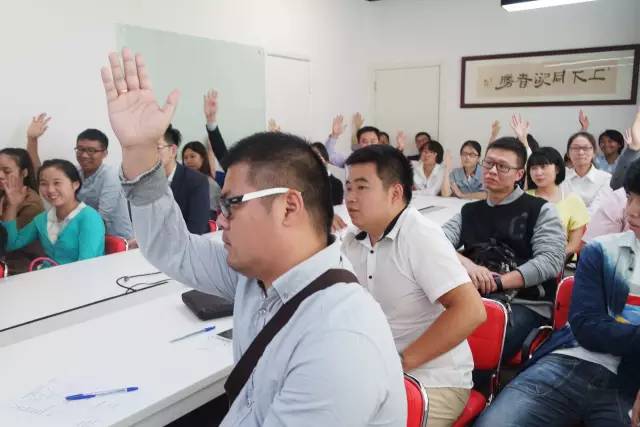 十月商務精英招聘會,聚才納賢,加快東方龍商務平臺向國際化發(fā)展 十月商務精英招聘會,聚才納賢,加快東方龍商務平臺向國際化發(fā)展
