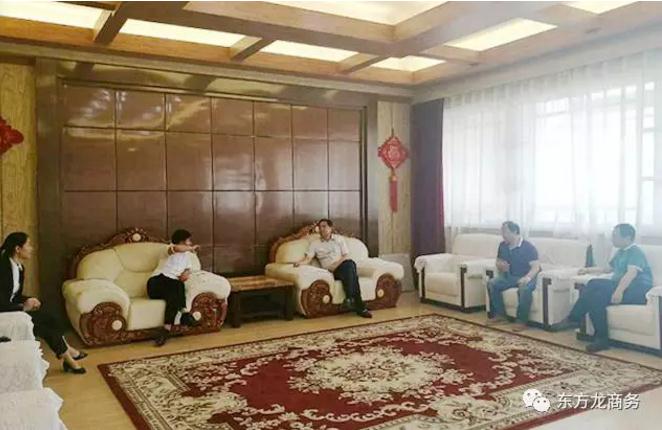 陪同河南汝陽(yáng)、浙江舟山實(shí)地考察新型保溫墻體材料投資選址項(xiàng)目企業(yè),務(wù)實(shí)推進(jìn)項(xiàng)目合作落地 陪同河南汝陽(yáng)、浙江舟山實(shí)地考察新型保溫墻體材料投資選址項(xiàng)目企業(yè),務(wù)實(shí)推進(jìn)項(xiàng)目合作落地
