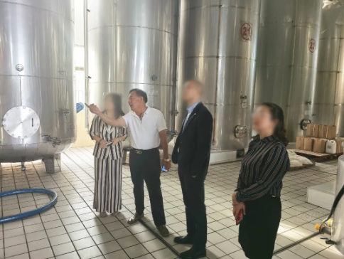 知名品牌葡萄酒擴建投資選址項目方與四川地方政府成功簽訂投資協(xié)議 知名品牌葡萄酒擴建投資選址項目方與四川地方政府成功簽訂投資協(xié)議