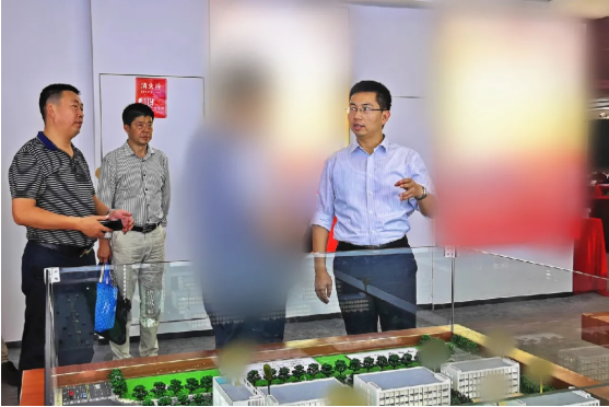 綜合實力穩(wěn)居行業(yè)龍頭！四川某地方政府成功對接考察500強智能電子設備制造投資選址企業(yè)